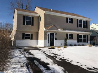 203 Red Cedar Dr, Levittown, PA 19055