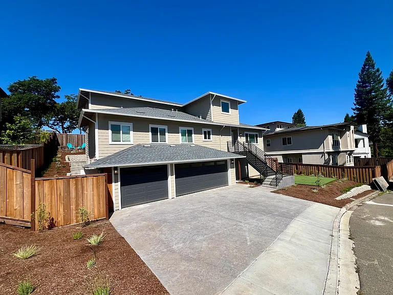 3729 Cannes Pl — Photo 2