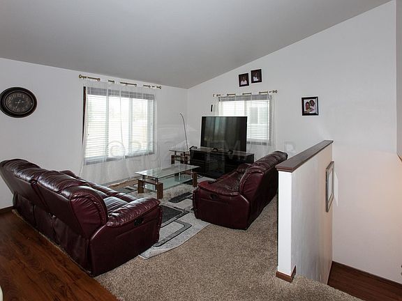 5th image of 2614 31st Ave S