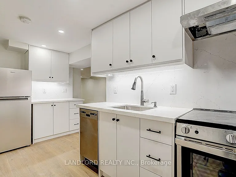 75 Kendal Ave #LOWER — Photo 5