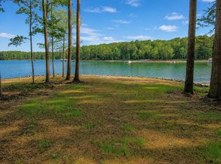 108 Shoreline Dr, Manson, NC 27553