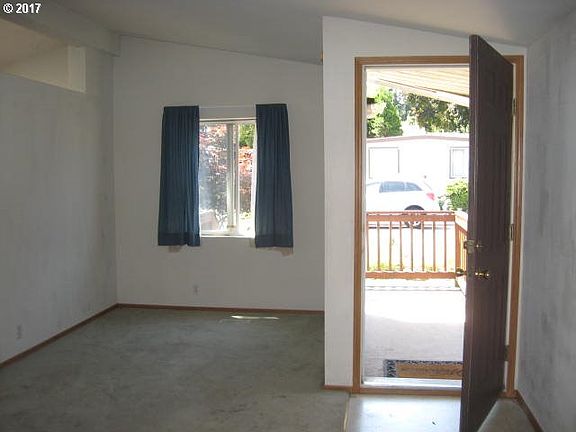 3rd image of 16760 SE 80th Pl