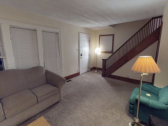 5th image of 821 Sylvan Ave