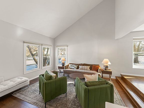 3rd image of 421 Cambridge Way