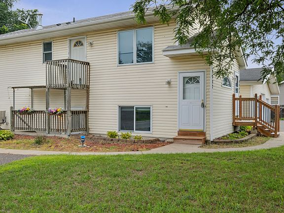 3rd image of 9002 Lexington Ave NE #1