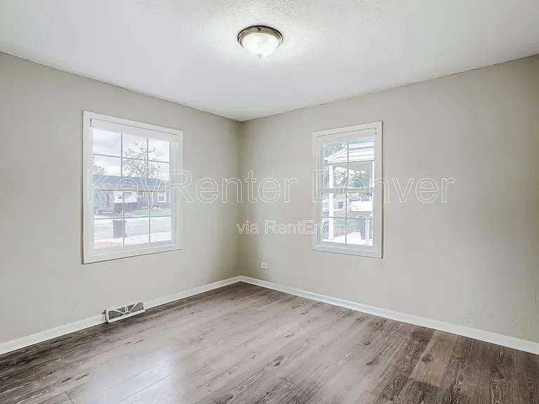 1845 W Stoll Pl — Photo 12
