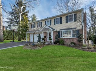 6 Willow Ct, Manhasset, NY 11030