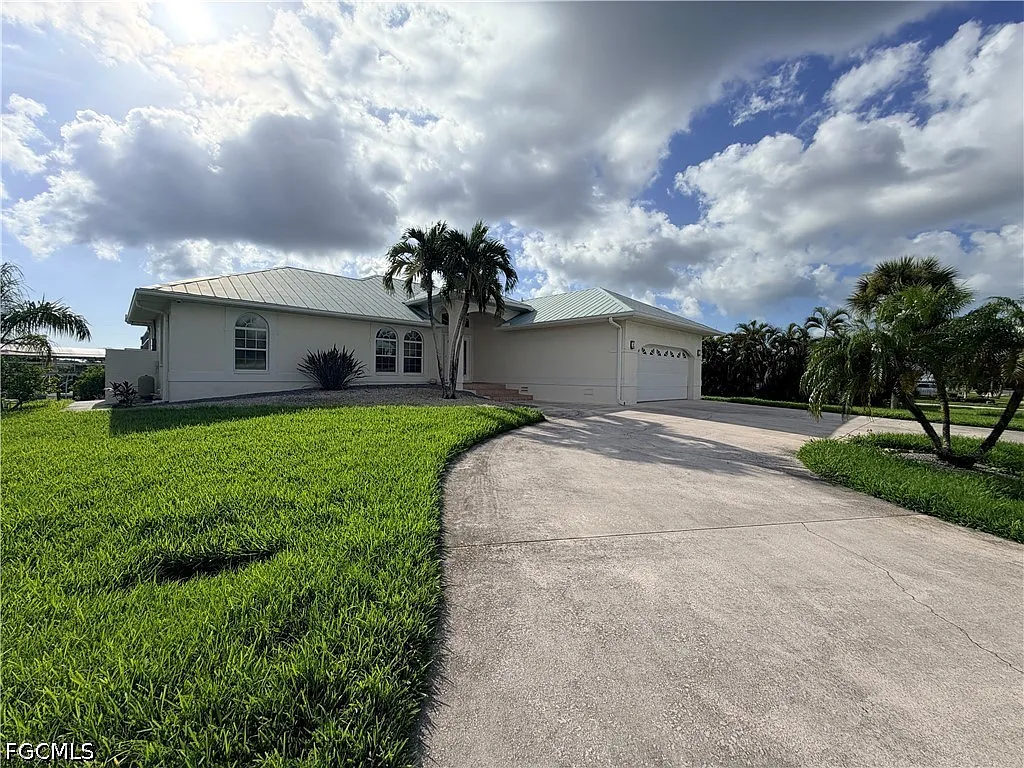 3 bed, 2.0 bath, 1550 sqft, $8,500 — Photo 1