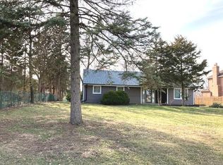 960 S Chatham Ave, Addison, IL 60101