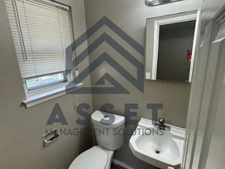 2121 N Wilburn Pl — Photo 6