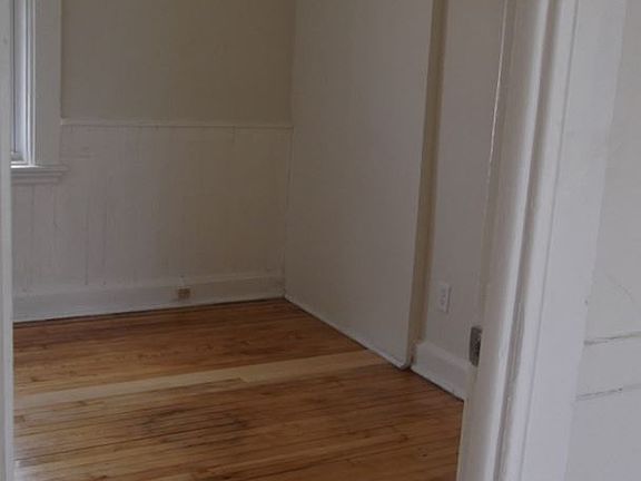 5th image of 846 N Hermitage Ave APT 2R