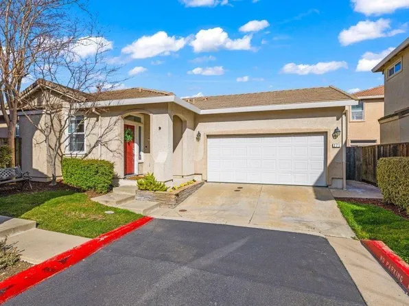 271 Dragonfly Cir, Sacramento, CA 95834
