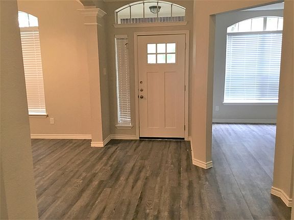 2nd image of 10431 Sanibel Falls Ct