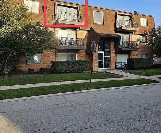 2nd image of 12741 S La Crosse Ave APT 3
