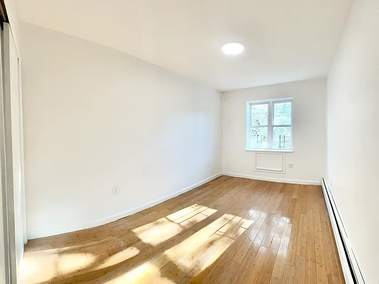 498 Vermont St #2F — Photo 6