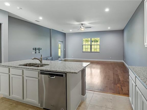 4th image of 1036 Green Gate Blvd