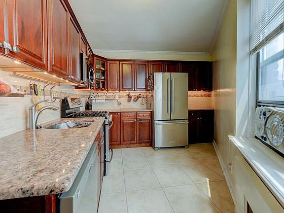 3rd image of 12430 Queens Blvd #5S