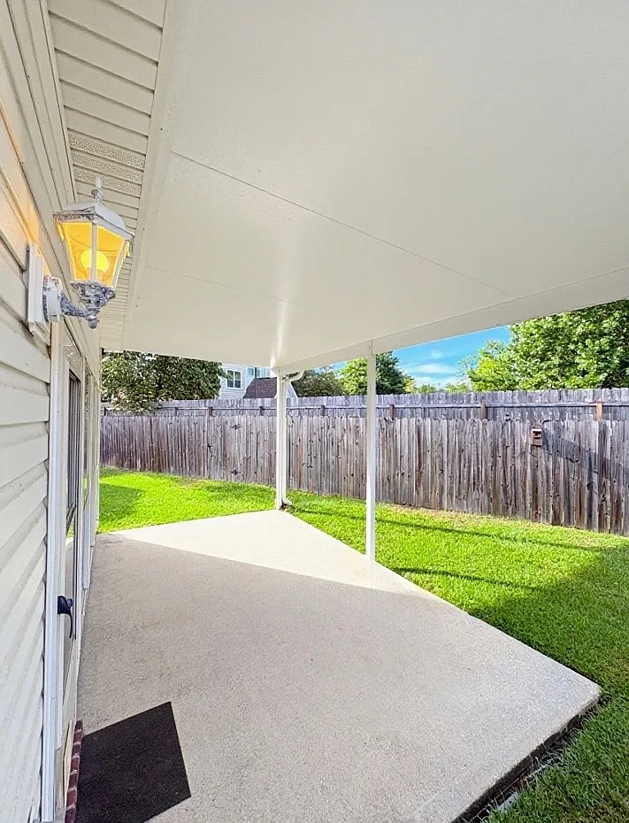 3 bed, 2.5 bath, 1521 sqft, $2,095 — Photo 4