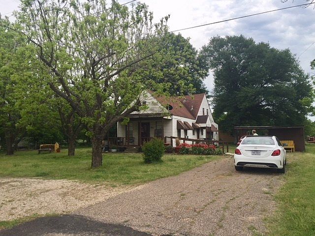 1st image of 416 E Yeagua St
