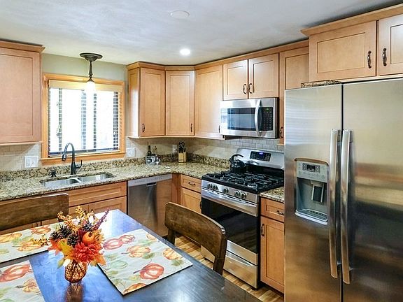 2nd image of 75 Farrwood Dr