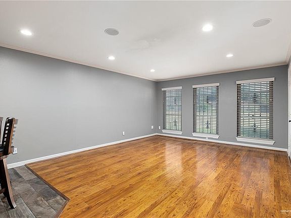 5th image of 803 Marinel Ln