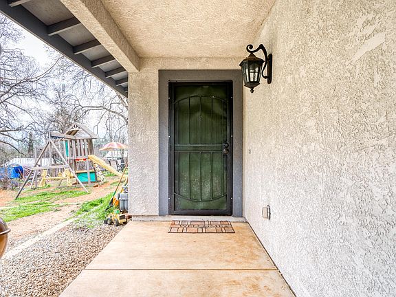 3rd image of 4008 Willow St
