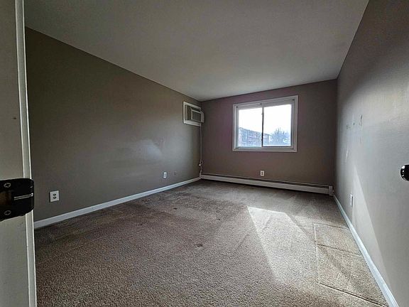 5th image of 1049 S Main St #218
