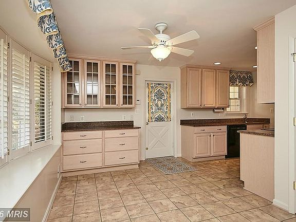 3rd image of 3710 Moss Dr