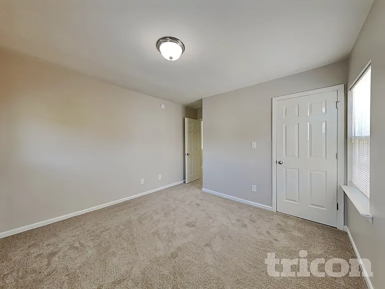 910 Statler Dr — Photo 10