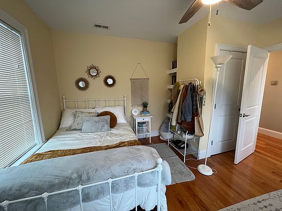 4th image of 118 Holland St #118
