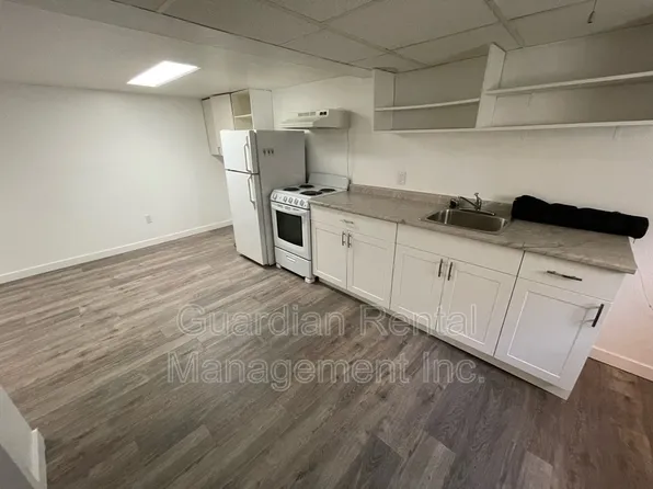 339 Marks St N APT 4, Thunder Bay, ON P7C 4G2
