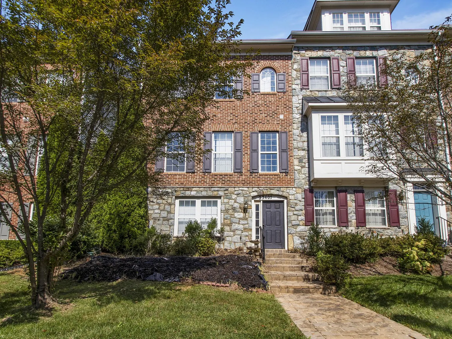 6 bed, 2190 sqft, $4,995 — Photo 3