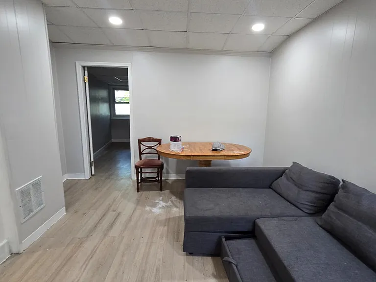 485 Lakeside Ave #1R — Photo 2