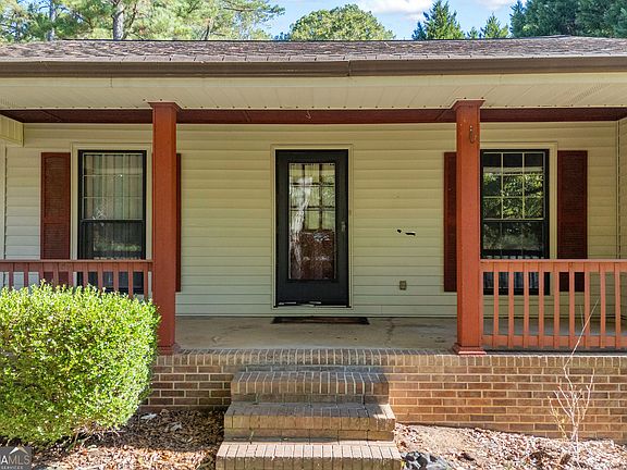 3rd image of 871 Whispering Way