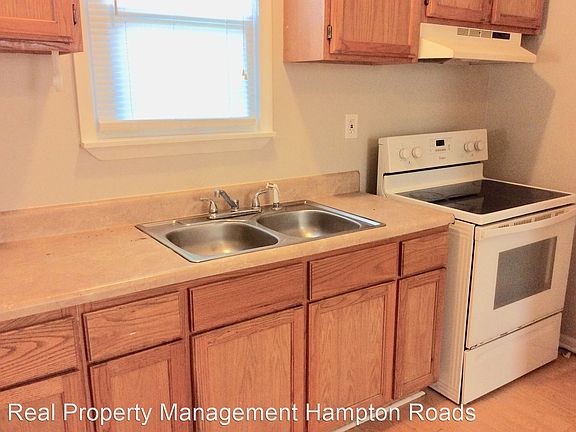 3rd image of 726 Thayor St #A