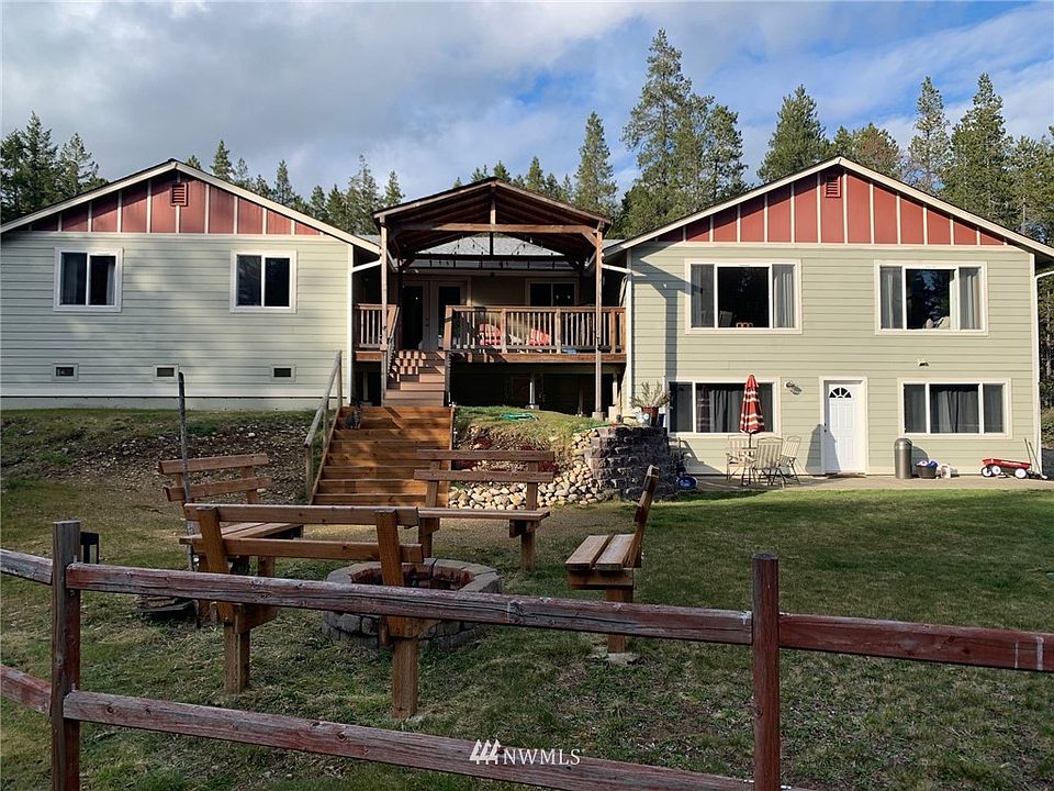 1st image of 1060 Toonerville Drive NE