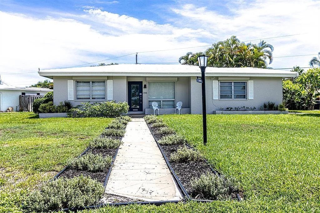3 bed, 3.0 bath, 1633 sqft, $4,000 — Photo 2