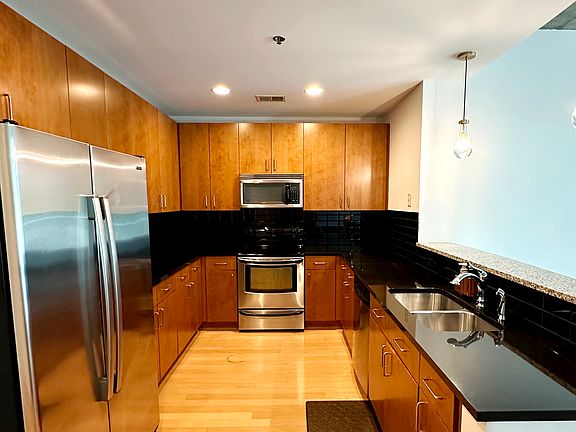 3rd image of 950 W Peachtree St NW Unit 801
