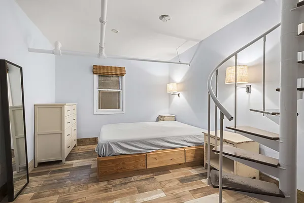 Rented by Cooper & Cooper Real Estate | media 30