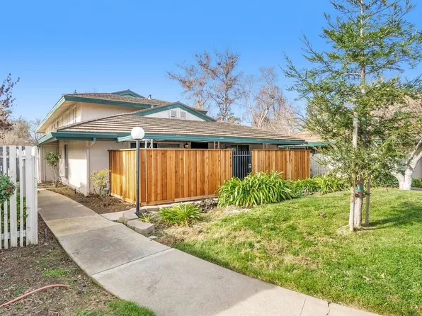 1015 Roundtree Ct, Sacramento, CA 95831