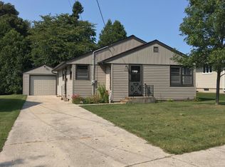 3418 Monroe St, Two Rivers, WI 54241