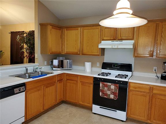 3rd image of 17306 Valentine Dr