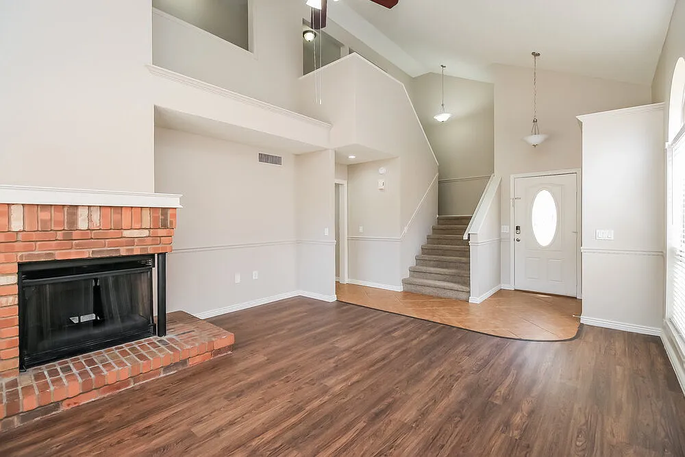 3 bed, 2.5 bath, 1754 sqft, $2,615 — Photo 4