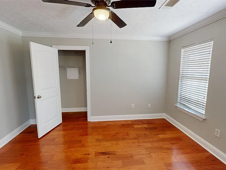 109 Sheila Blvd — Photo 19