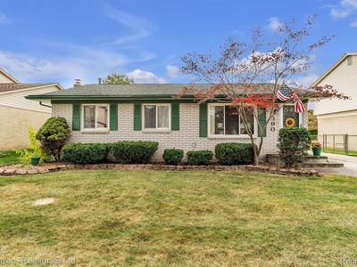 390 Meadowlake Rd, Canton, MI, 48188