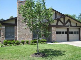 6902 River Mill Dr, Spring, TX 77379