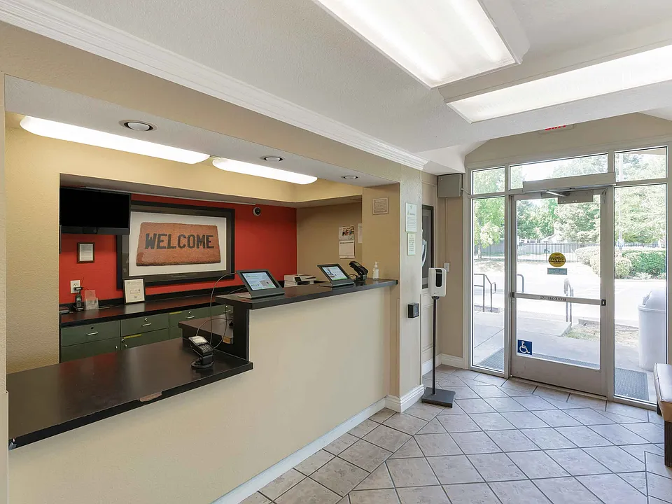 Lobby and Guest Check-in