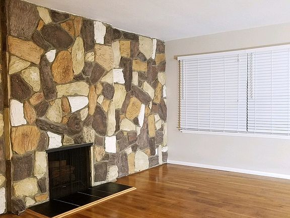 5th image of 13319 S Saint Andrews Pl