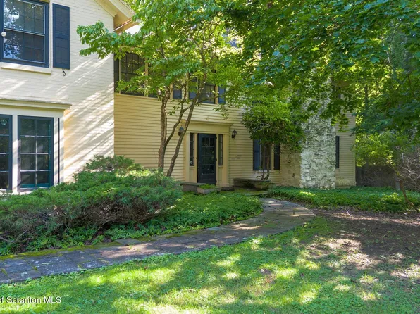 28 Church Hill Rd, Dalton, PA 18414
