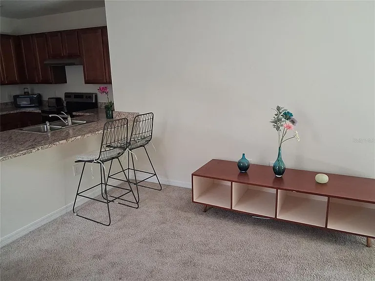 335 Gina Ln — Photo 4